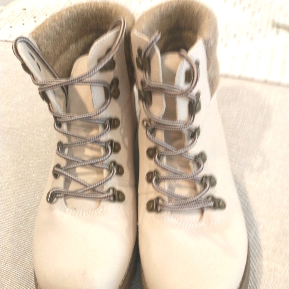 Cliffs hiking boots